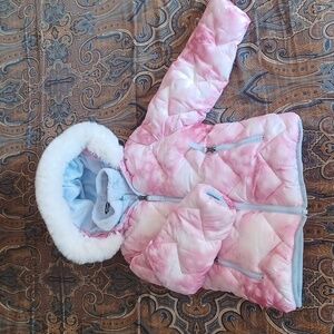 Snozu winter coat,  girls size 5, color pink k and white snowflakes